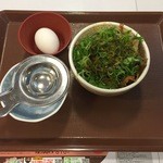 Sukiya - ねぎ玉牛丼ミニ、410円です。