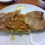 天津包子舘 - 餃子５個：３７０円