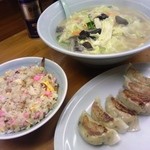 麺工房 天天 - 野菜ラーメン半チャーハンセット＋餃子