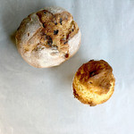 かいじゅう屋 - ぶどうパンとゆずチョコチップマフィン