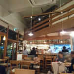 G831 Natural Kitchen & Cafe - 店内　席は少ない