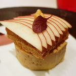 フレッシュフォアグラのテリーヌ 紅玉りんごのタルトタタン仕立て(＋１５００円)