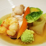 北海道産あんこうのポトフ仕立て 甲殻類のオイル