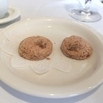 シェフズ テーブル オダカ - 小菓子（メレンゲ）