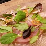 プラチナフィッシュ神谷町 TEPPANバル - カルパッチョ 3種盛1280円(つむぐり、ひらめ、めじな)