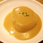 赤白 - コンソメで炊いた大根のボルチーニ茸クリームソース