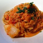 北海道産ズワイガニと白菜のトマトクリームソース　スパゲティ