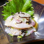 真魚家 - 鯛と塩昆布とごま油の和え物