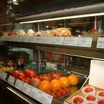 セレブ・デ・トマト 青山本店 - おしゃれなショーケースにトマトがっ！