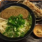 うどん 丸香 - 釜かけ（小） + じゃこ天 + ちくわ天（じゃこちくわ）