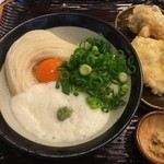うどん 丸香 - 月見山ジロー（小） + かしわ天