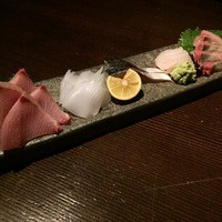赤坂あんど - お造り五点盛り合わせ（北海道の寒鰤・鹿児島の縞鯵・鹿児島のアオリイカ・石川の〆鯖・富山の白エビ）