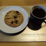 スターバックス・コーヒー - パナマカルメンエステートのプレス＆チョコレートチャンククッキー