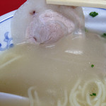 南京ラーメン 黒門 - チャーシュー1。