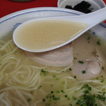 南京ラーメン 黒門 - スープ。