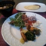 Lounge & Dining G - ｵｰﾀﾞｰ制のオムレツとトッピング豊富なフォー