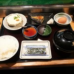 かじ天 - 朝定食（\563）