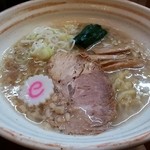 麺屋 むどう - 裏・魚介しょうゆ　背脂をプラスした裏メニュー。淡麗和風スープとこってり甘い背脂が出会ったこってりファンにも味わって欲しい一杯。