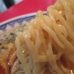 赤湯ラーメン 龍上海 - 麺　リフト！