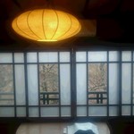 山みず木 - 窓の外には川が流れています