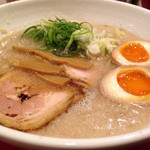 ミサト - 醤油ラーメン味玉（800円）脂多め、麺硬め