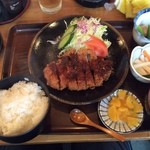 くつろぎ亭ひこべえ  - とんかつ定食