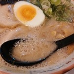 大砲ラーメン - スープ。秘伝の継ぎ足し呼び戻しスープは最高ですね！