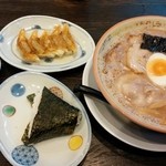 大砲ラーメン 本店 - 昔ラーメンセット880円です。