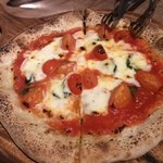 Bar passeggiata - ピザ丸刈りだ