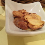 カントリー ハウス レストラン - ガーリックチップス