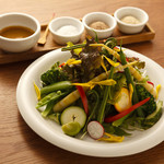 フクモリ - 季節のサラダ 3種の塩と特製ドレッシング