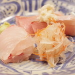 魚菜料理 縄屋 - お造り(鯛、鰤)