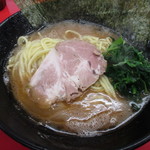 横浜家系らーめん ぼうそう家 - ラーメン(並)硬め！(2016,01/30)