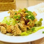 レストラン アトレーユ - 鶏モモ肉の唐揚げ香味ソース