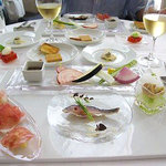 サーラ アマービレ - 花畑のように華やかなテーブル