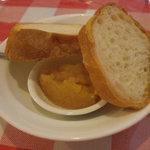 イタリア食堂 太陽のフロイデン - ランチのパン