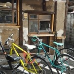 二条小屋 - 美しい自転車が、二条小屋さんとベストマッチですね(^O^)