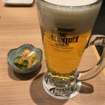 Tetsuemon - 生ビールはプレモル♪
      小鉢は漬物