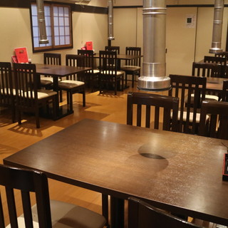 炭火焼き！ダクト完備で換気も抜群！