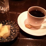 横濱屋 - コーヒーと洋ナシ（カスタードクリーム添え）