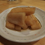 こみっと - 箸休めにサービスの大根漬け