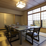 Ryoutei Uotome - １階　和室椅子テーブル席（２名～８名）