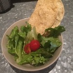 カレー&スパイス ワルン - ランチにサラダがついてくるって、幸せですよね(^^)