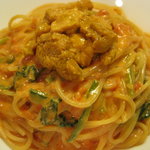 セレンディピィティ - 生ウニとほうれん草のトマトクリームソース