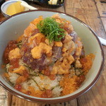 魚百 - 魚河岸上海鮮丼（１４８０円）