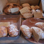 生瀬ヒュッテ - 生瀬 ヒュッテ 移転オープン タケウチ パン（西宮）