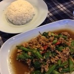 Krua Tungtong - ガパオチキン