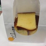 竹内菓子舗 - 米粉カステラのチーズはしっこ①320円 