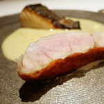 アビス - 下田の金目鯛 萩の鰆 柑橘ソース