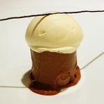 アビス - 温かなチョコレートのムース 金柑のコンポート